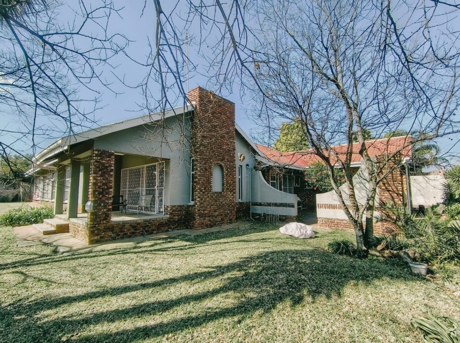 4 Bedroom Property for Sale in Wilkoppies North West